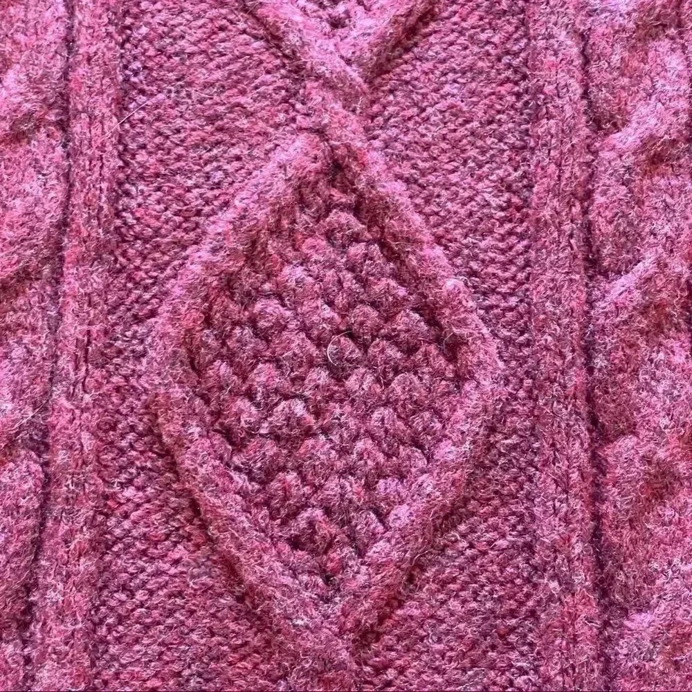 Old Navy Knitted Cable Lover Infinity Scarf - Picture 4 of 6